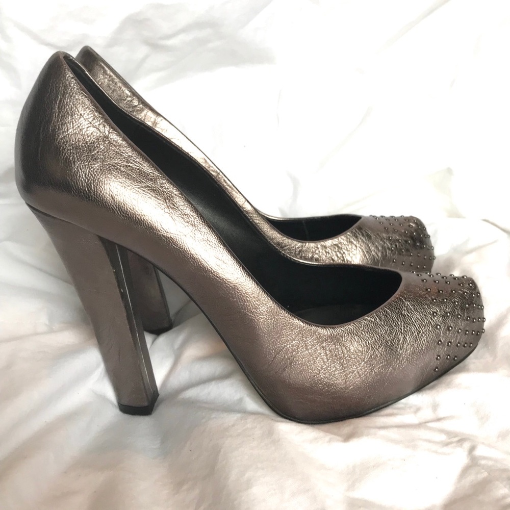 Dolce Vita Metallic Phea Pumps